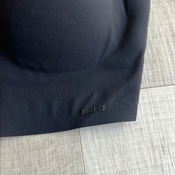 SKIMS Black Intimates Bra with Wide Straps - Picture 3 of 7